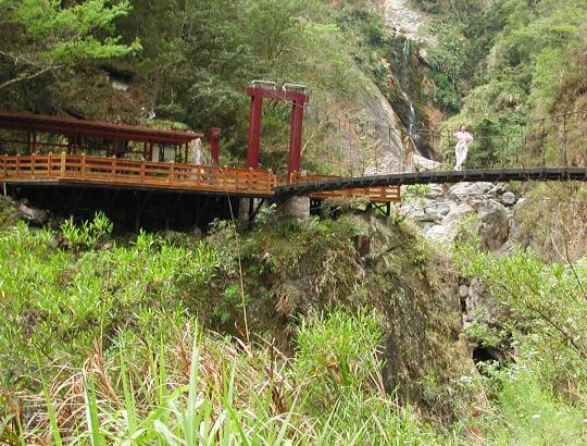 Taroko Gorge, Taiwan: Bridge above Baiyang Falls