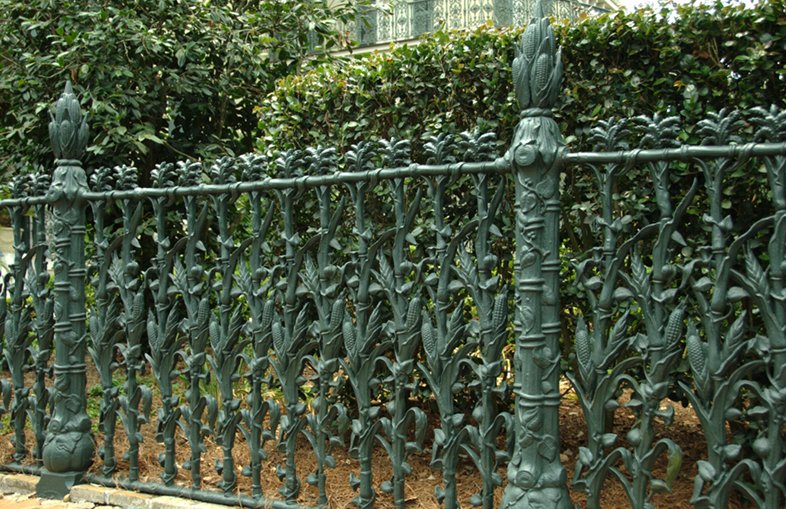 New Orleans: Cast-Iron Cornstalk Fence