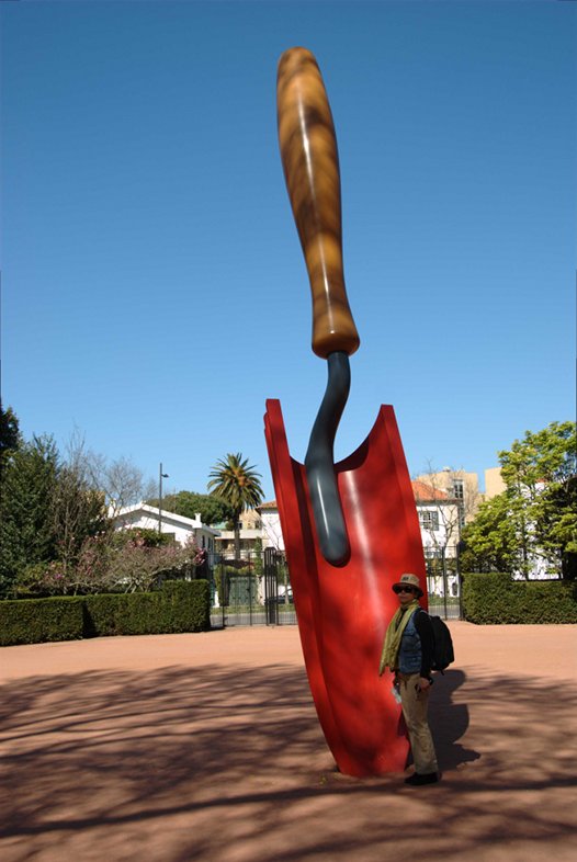 Porto: Claes Oldenburg Sculpture, Contemporary Art Museum