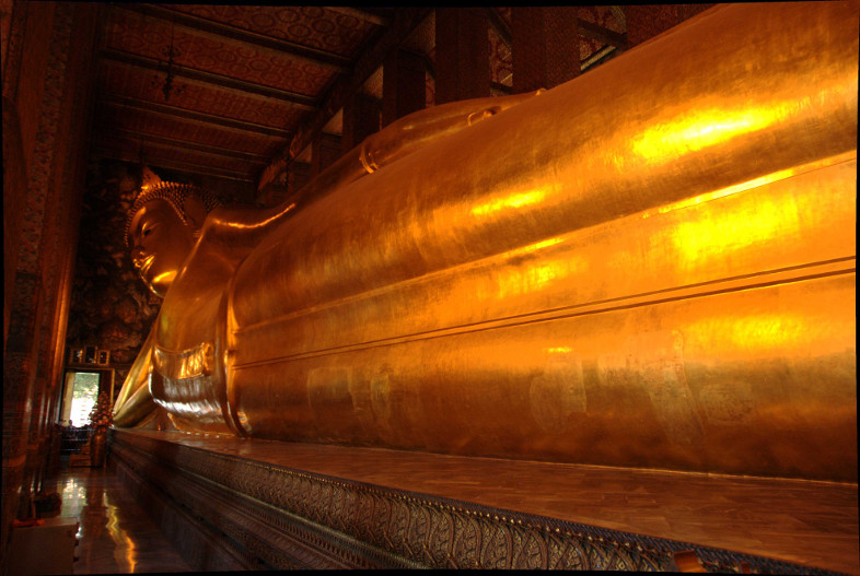 Bangkok: Reclining Buddha at Wat Pho