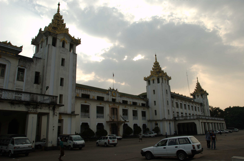 Yangon, Myanmar: Yangon Railway Station