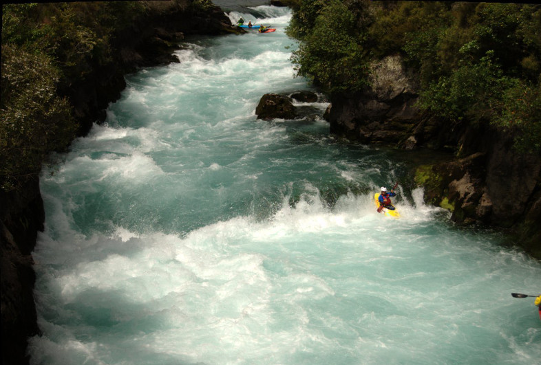 Huka Falls, New Zealand: Running Rapids