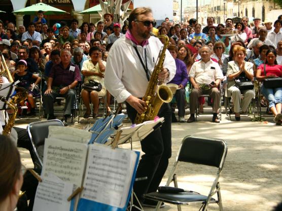 Oaxaca, Mexico: Sax solo in the Zocalo