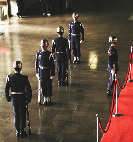 Taipei, Taiwan: Sun Yat-sen Memorial Guards