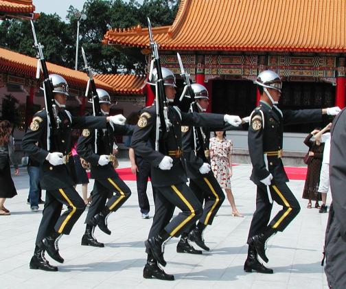 Taipei, Taiwan: Martyrs' Shrine Honor Guard
