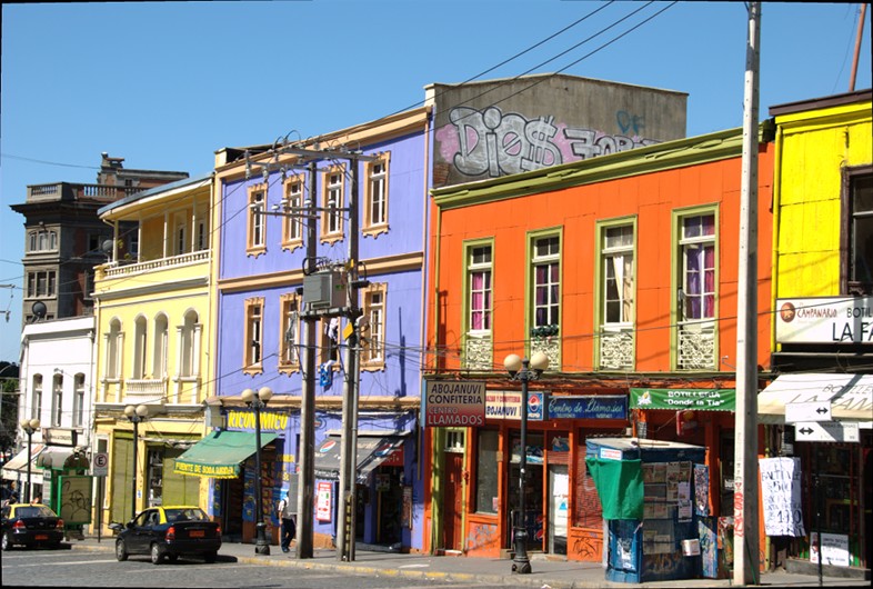 Valparaiso: Shops on Cumming
