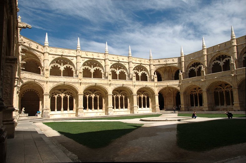 Belem, Lisbon: Courtyard at St Jerome