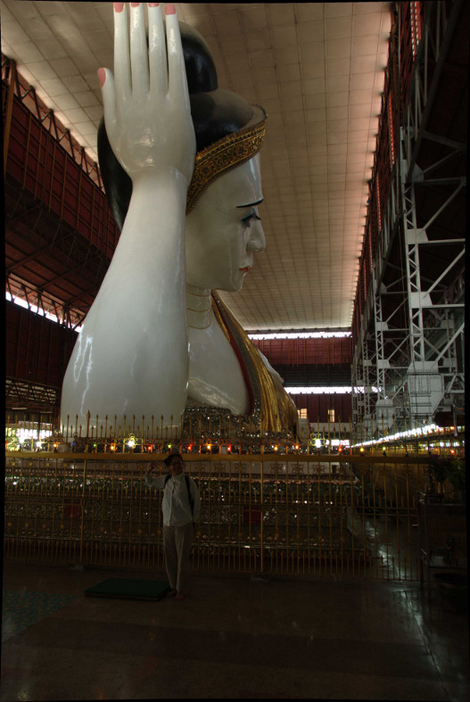Yangon, Myanmar: Chaukhtatgyi Paya, reclining Buddha