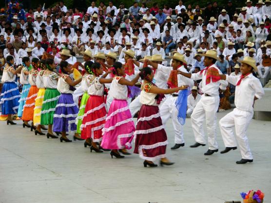 Oaxaca, Mexico: Guelaguetza dance performance