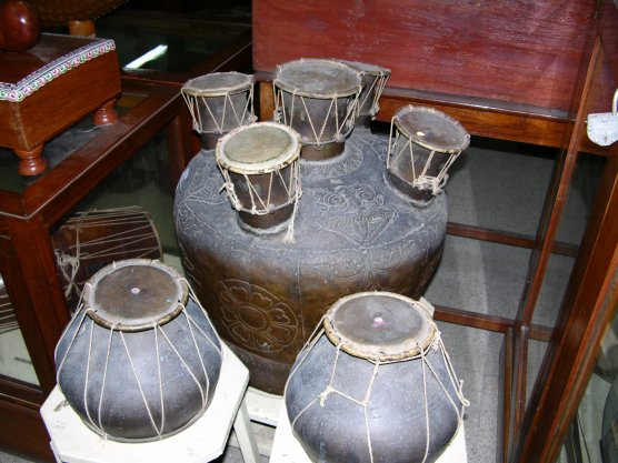 Chennai, India: Five-headed drum