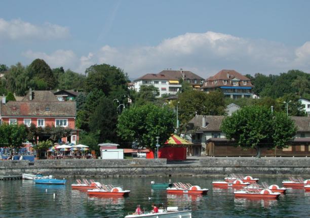 Switzerland: Lake Geneva village waterfront